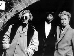 PiL circa 1991: Mcgeoch, Dias, Lydon, © Schoerner