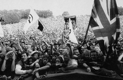 PiL live in Estonia, Sounds, August 1988 © Brian Aris 